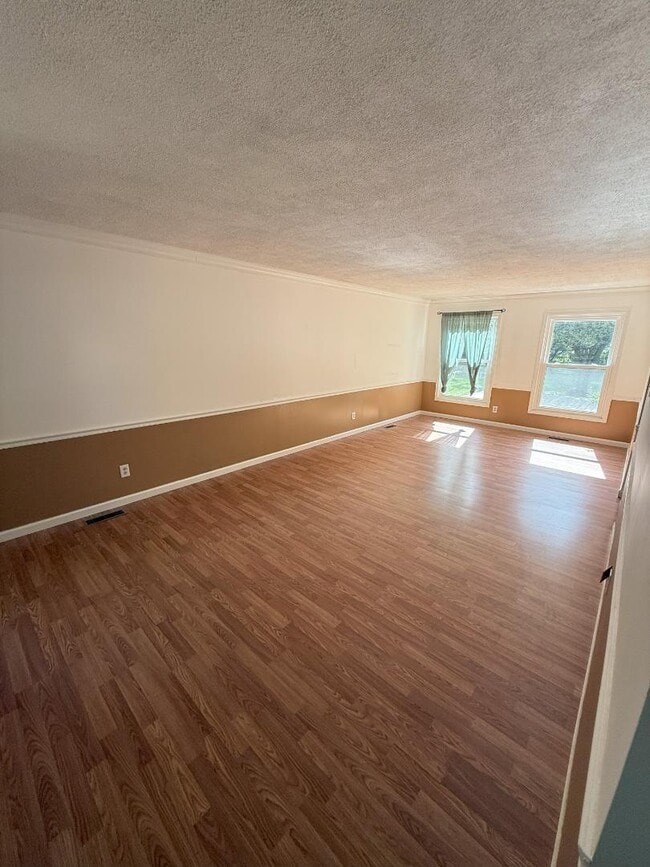 Photo - 116 Woodview Ct