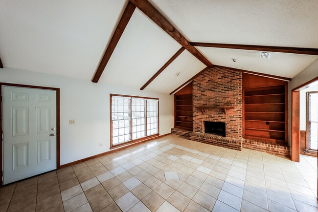 Photo - 3722 Woodhill Rd