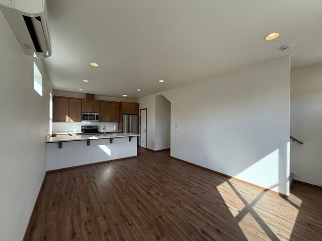 Photo - 3Bd/2.5Ba Everett Condo Unit 2