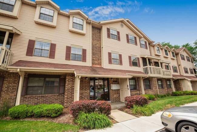 Building Photo - 1512 W Jefferson Ave Unit B