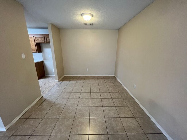 Building Photo - 1811 Wilder Ln Unit B