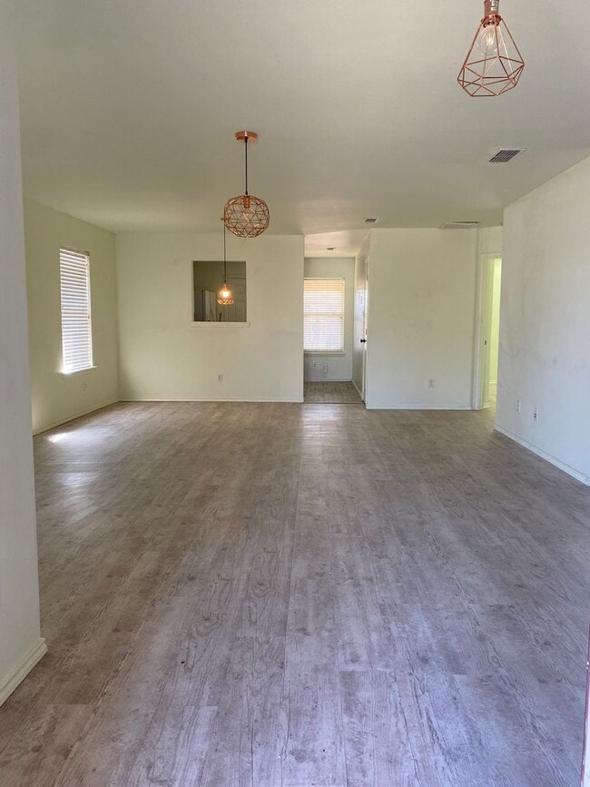 Photo - 3/2/2 Cozy Brick Home in South Lubbock!