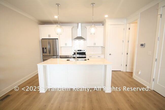 Photo - 105 Duke St