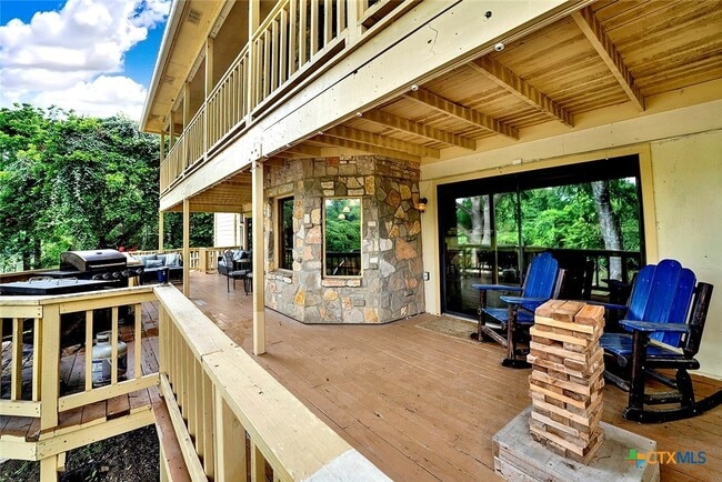 48 River Oak Dr
