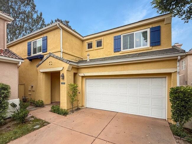 Building Photo - Great 3B/2.5BA House in Gated Community in...