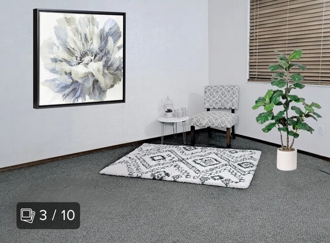 Livingroom is larger then image