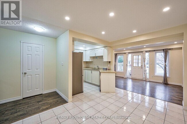 Photo - 455 Apache Ct