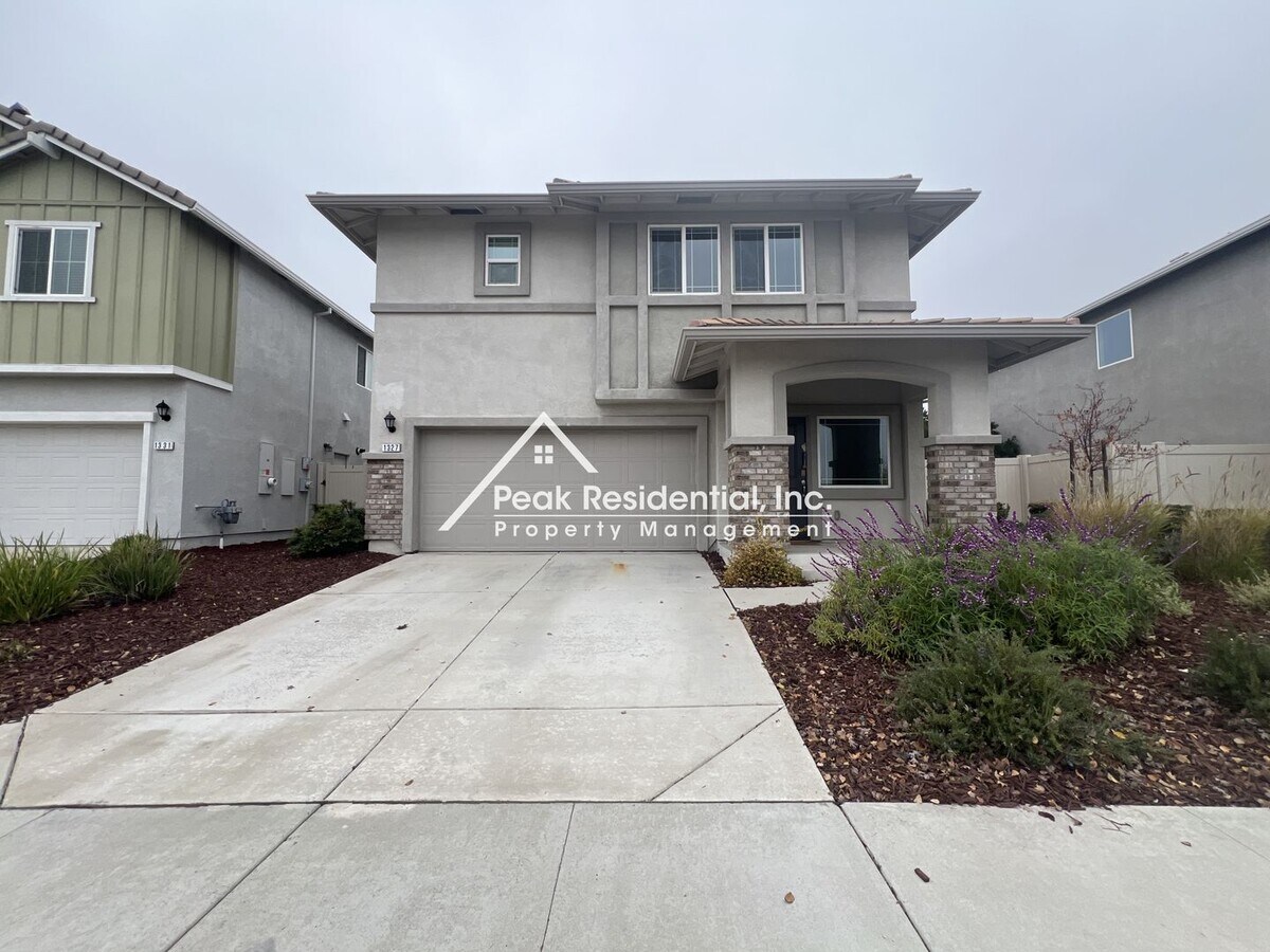 Newer North Natomas 4bd/2.5ba Home with 2 Car Garage - Newer North Natomas 4bd/2.5ba Home with 2 Car Garage
