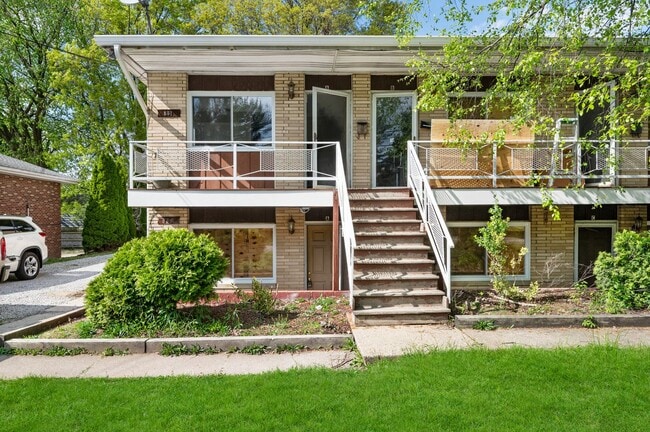 Building Photo - 849-851 E Wilbeth Unit 849 A