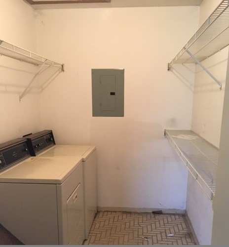 Spacious Walk In Closet - 999 S 30th St Unit A