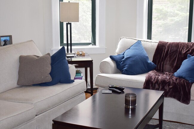 Photo - 3839 N Greenview Ave