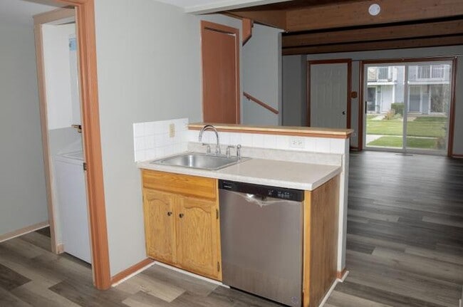 Photo - 363 Meadow Green Ln