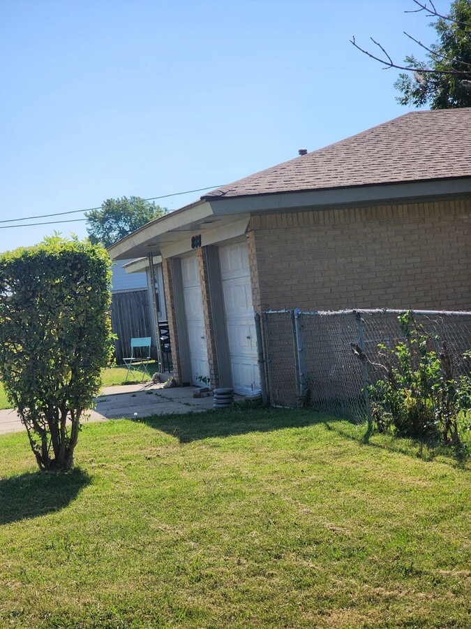 Photo - 888 NW 14th St