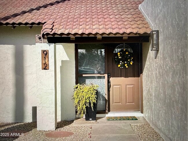 Building Photo - 912 E Acacia Cir