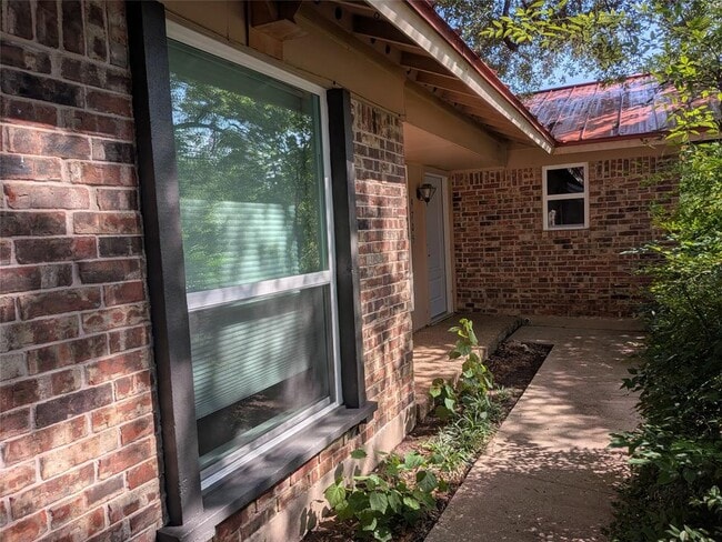 Photo - 9705 Marlborough Dr