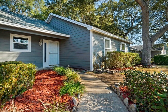 Photo - 266 Honeysuckle Way