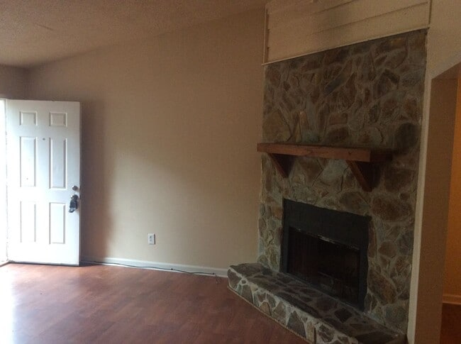 Photo - 4101 Hawthorne Cir Unit 2