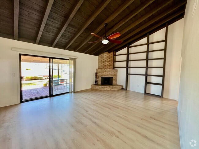 Building Photo - Norco Horse Property Rental