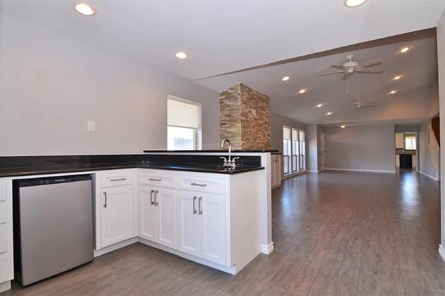 Photo - 7102 Casablanca Ct