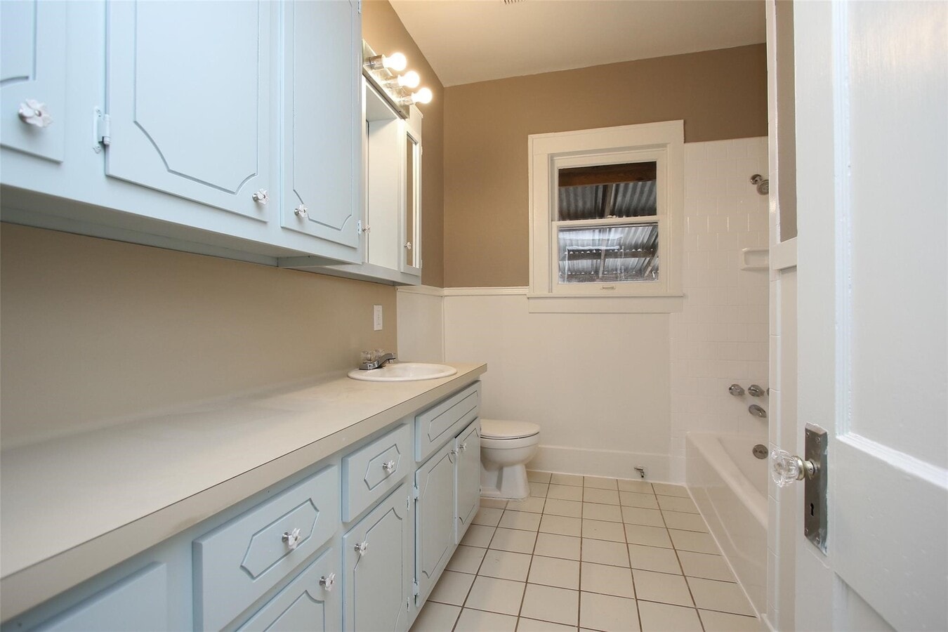 Photo - 1127 Walling St