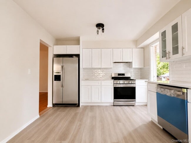 Photo - 2 Arbor Pl