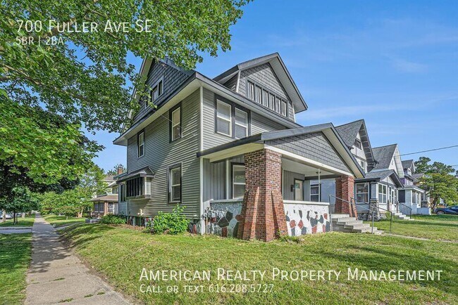 Photo - 700 Fuller Ave SE