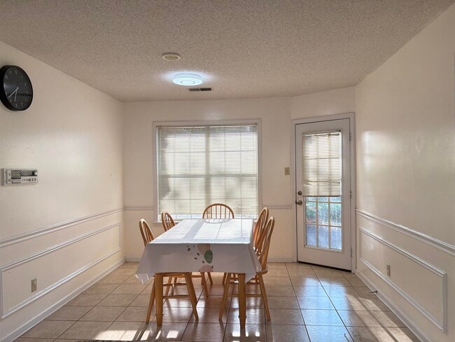 Photo - 1077 Sugar Ln