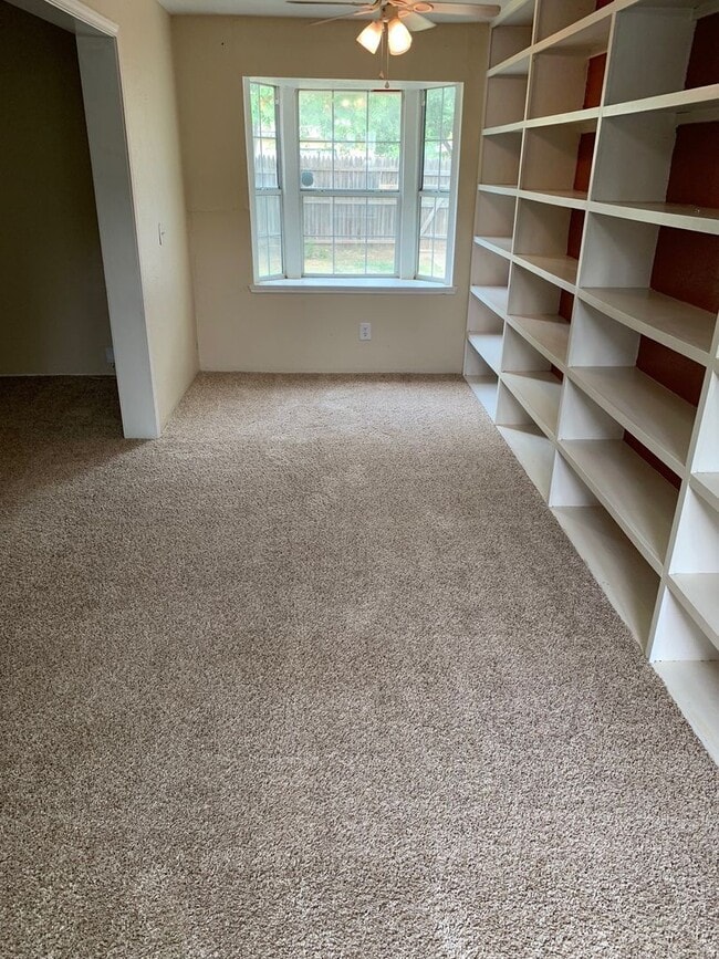 Photo - 4612 Buffalo Trail