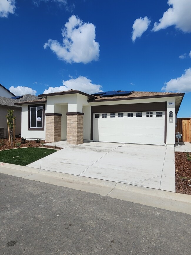 Photo - 2145 Longmire Loop