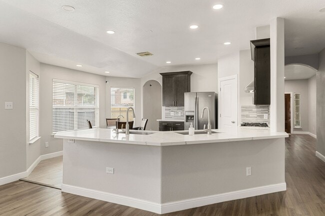 Photo - 9431 Water Edge Point Ln