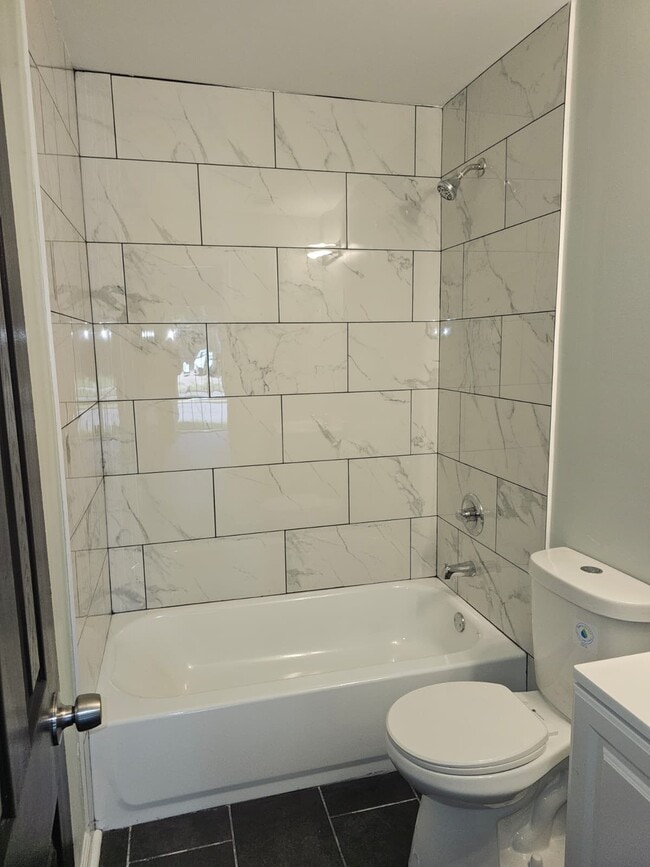 Photo - 2850 Montague Ave