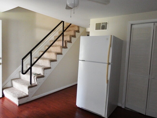 Photo - Nice Three bedroom w/ fenced yard