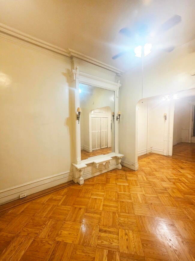 Photo - 105 Halsey St