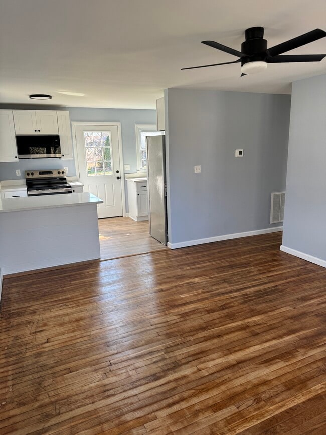 Photo - 1302 Hazel St