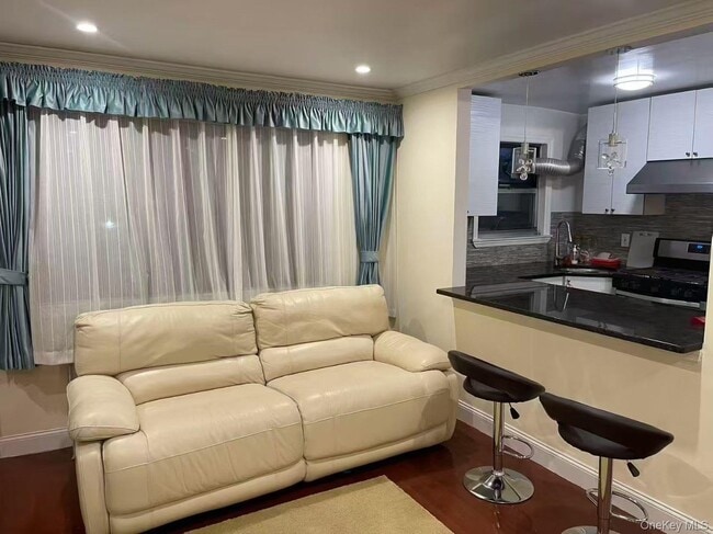 Building Photo - 136-45 Jewel Ave Unit B