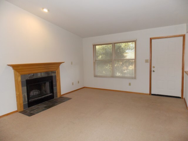 Photo - Woodlawn Crossing (2023)