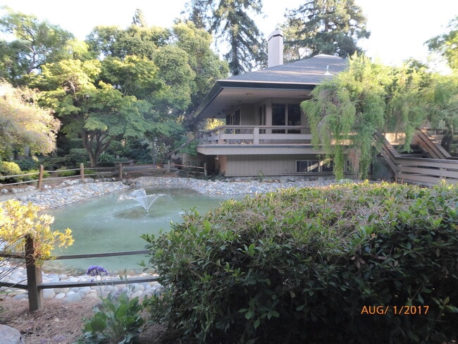 Building Photo - 151 Buckingham Dr Unit 297