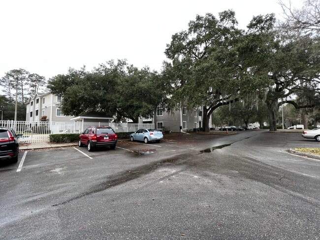 Photo - 4000 SW 23rd St Unit 2-307