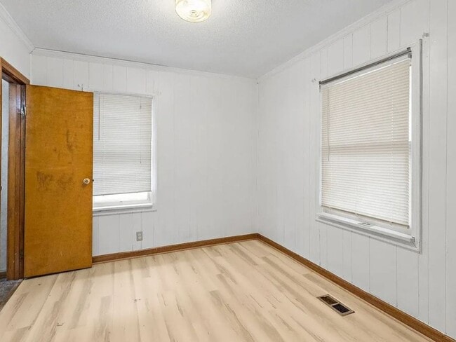 Photo - Updated 2 bed 1 bath bungalow