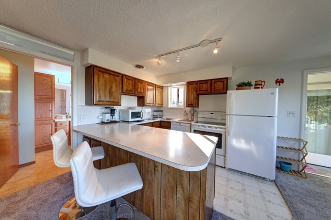 Photo - 2549 Mason St