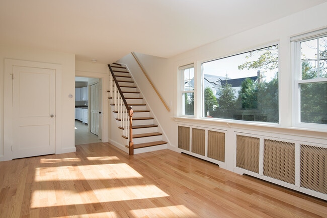 Building Photo - 352 Thoreau St Rental