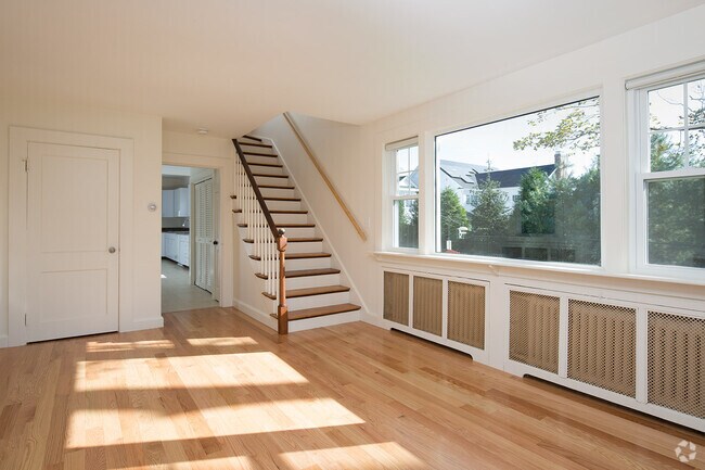 Building Photo - 352 Thoreau St Rental