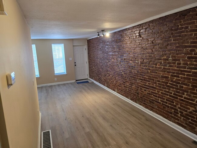 Photo - 402 N Franklin St