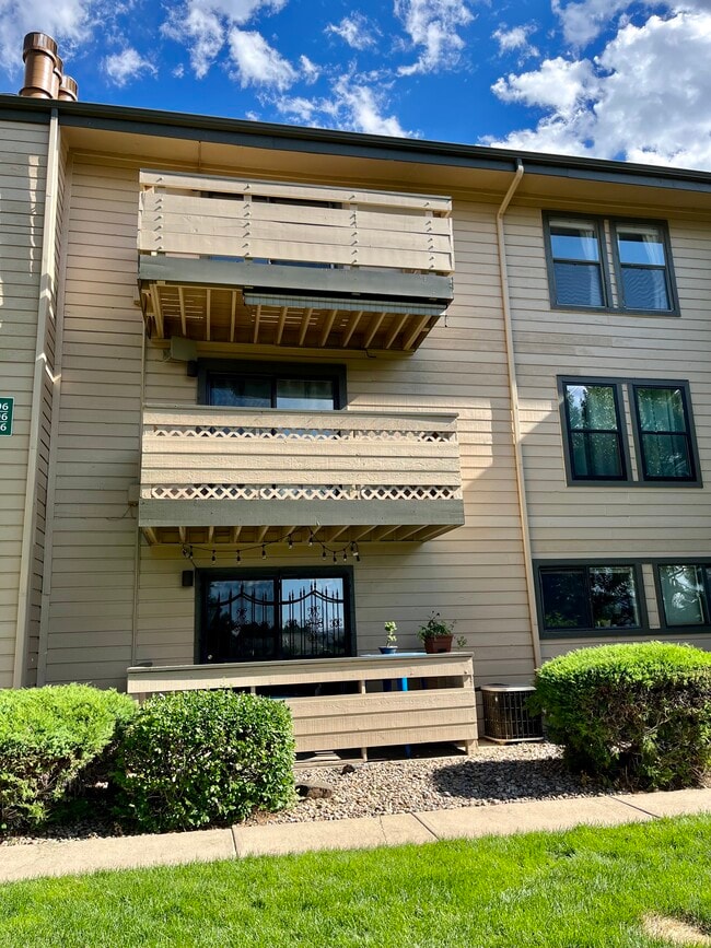 Building Photo - 410 Zang St Unit 2-206