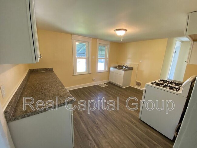 125 Edison Ave Unidad Carriage house