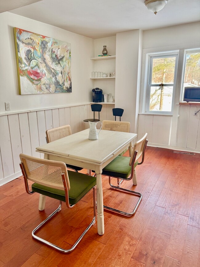 Photo - 203-205 Main St