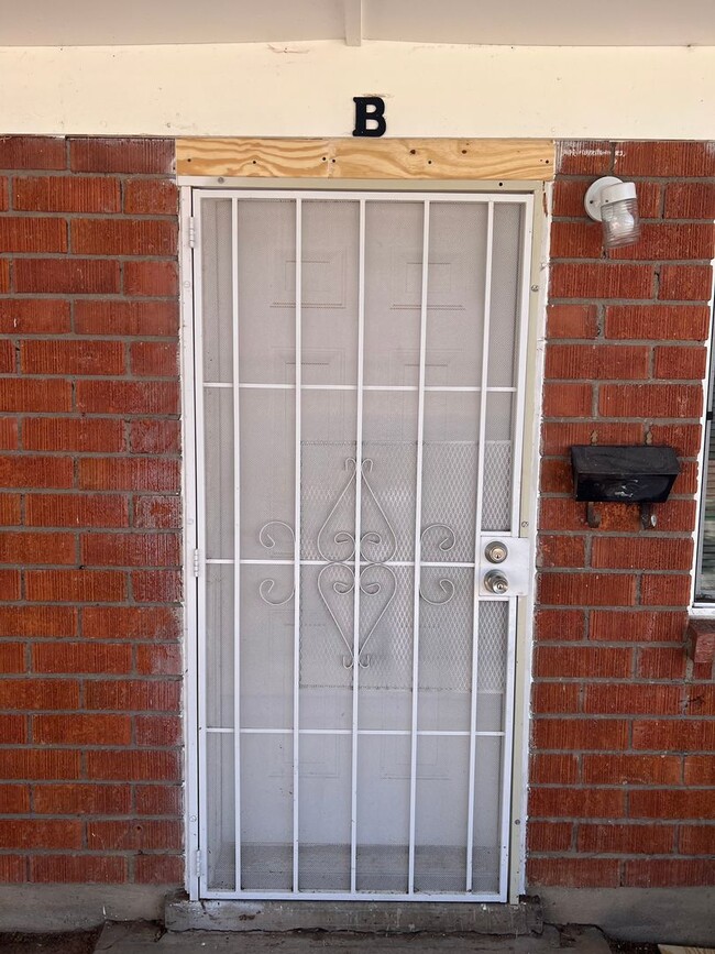 Photo - 540 Cardenas Dr SE Unit B