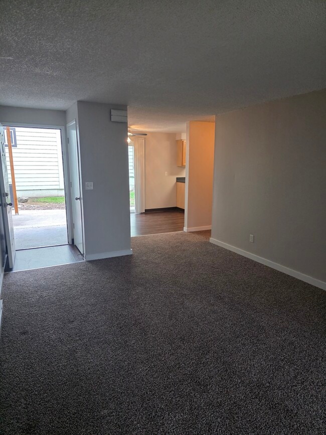 Photo - West End Apartments