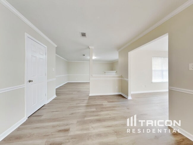 Photo - 6039 Reynolds Cir