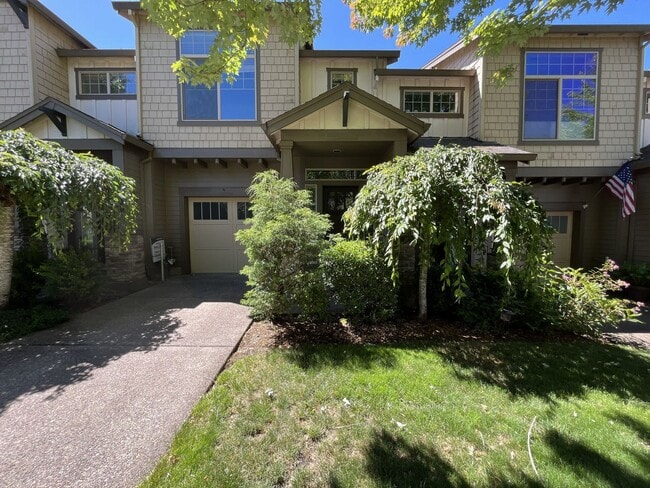 Building Photo - Beautifully Updated Bethany Townhome with Private Backyard and Modern Finishes